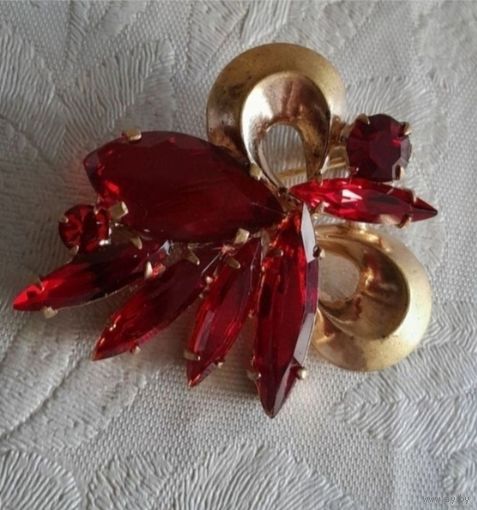 Винтажная брошь. Чехословакия.