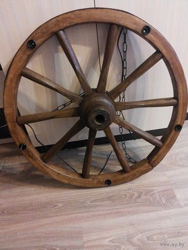 Люстра из старинного колеса для брички