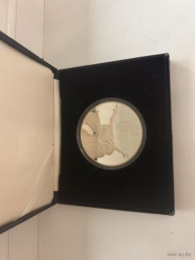 Серебро . 155,5 грамма . Белорусский балет. 2003 год. 100 рублей , тираж 1000 шт. 999.9 проба серебра .