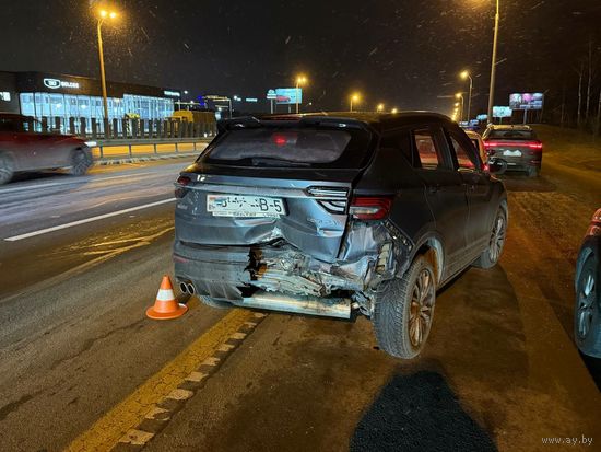 Аварийный автомобиль  Geely Coolray