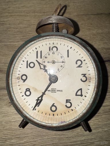 Будильник 2-й часовой завод.1951г. на ходу.