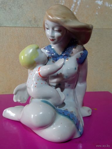 Статуэтка Мать и дитя Полонне