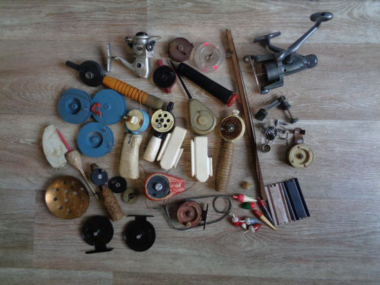 Рыболовные запчасти одним лотом