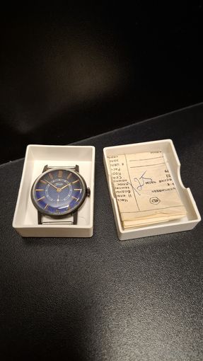 Часы Зим Победа. Редкий циферблат. Хороший сохран. Редкий ранний номер. Комплект. Идут, через разное время останавливаются. Без репассажа. Состояние на фото.