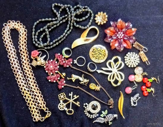 Лот бижутерии