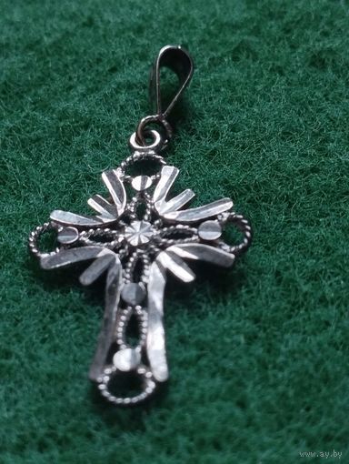 КРЕСТИК  НАТЕЛЬНЫЙ