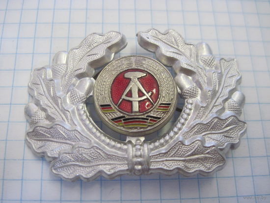 Кокарда ГДР с рубля!