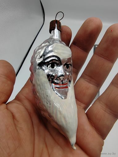 Ёлочная игрушка. Шишка, с головой месяца.