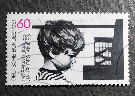 Марка Германия 1979 год Международный год ребенка