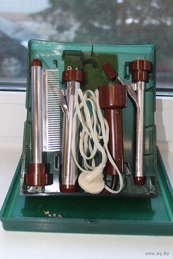 Шикарный советский набор электрощипцы и расческа
