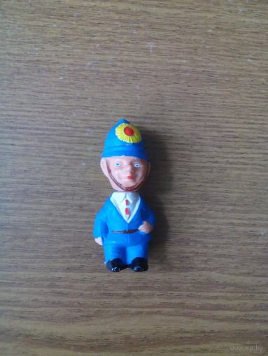 V Бобби / Констебль, английский полисмен, полицейский, Скотланд-Ярд (bobby, constable, policeman, Scotland Yard). Цельная резина или ПВХ. Z (возможен обмен)