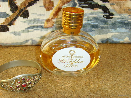 Antonio Banderas . Неr Golden Secret
