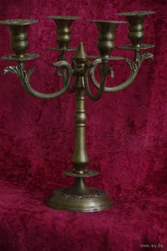 Подсвечник латунный  ( высота 31,5 см , ширина 28 см )