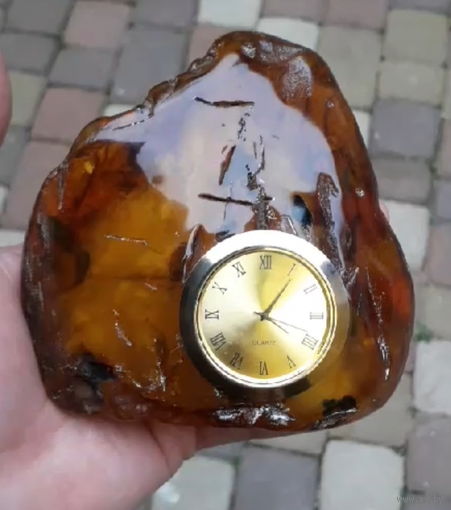 Янтарные ЧАСЫ  натуральный кусок янтаря