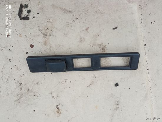 Лот 1637. Рамка кнопок 1L0 857 061 Seat Toledo. Старт с 5 рублей! Купить в Могилеве