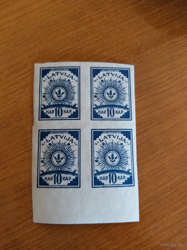 1919 Латвия Мих 17 квартблок чистый клей MNH** 1 лёгкая наклейка  (2-12)