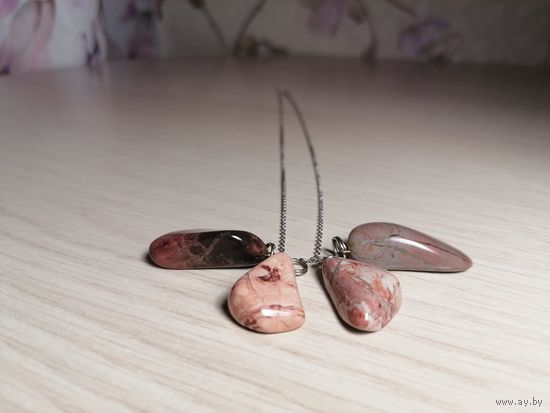 Кулоны из камней