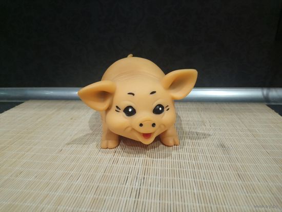 Резиновая игрушка из ссср -свинья