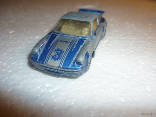 Модель Porsche 911 Turbo. MC Toy. масштаб 1:64.