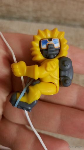 Человечек на веревке из киндерсюрприза