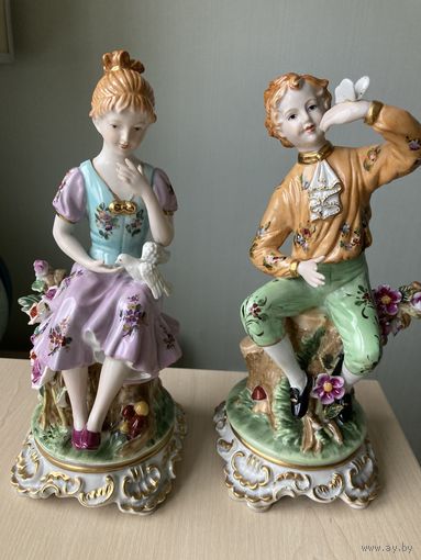 Парные фарфоровые статуэтки