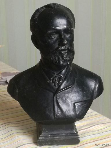 Бюст Чайковского, высота - 21,5 см, комбинат МОХВ, 60-е годы