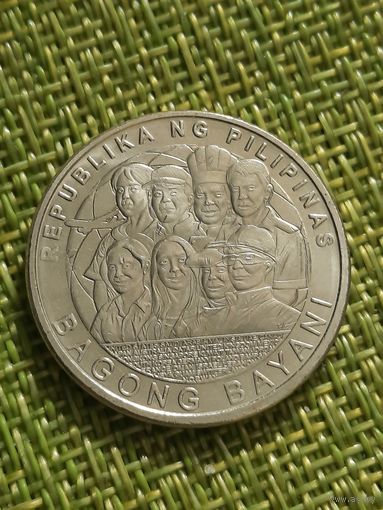 Филиппины 5 писо ( песо ) 2014 г ( Филиппинские герои, за рубежом)
