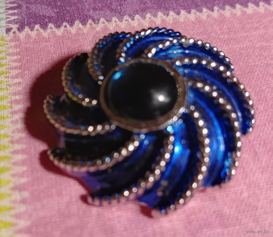 Винтажная брошь "Тёмная ночь". Клеймо AVON со знаком копирайта. 3,8 см, 24,7 гр