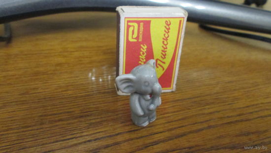 Слоник фарфор германия 60-х