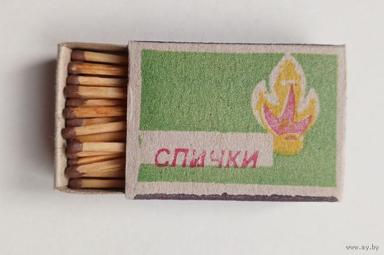 Спичечный коробок. Новый. Со спичками.