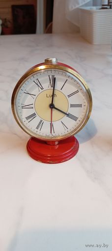 Часы будильник Луч ссср