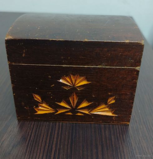 Винтажная деревянная шкатулка времен СССР .