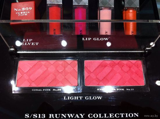 Burberry румяна Coral Pink (тестер в защитном пластиковом контейнере)