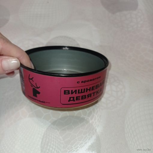 Банка  жестяная от табака для кальяна, можно использовать под пепельницу