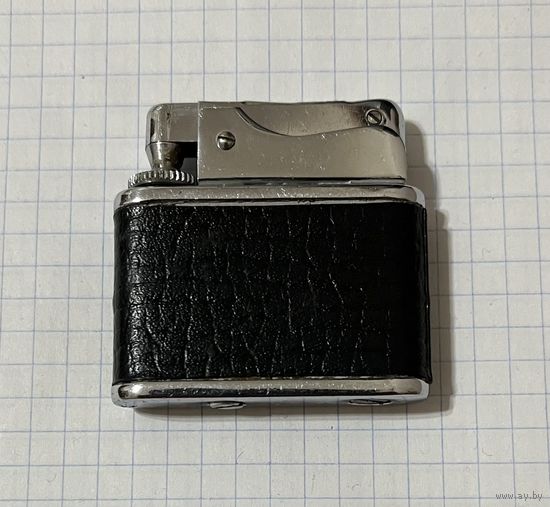 Зажигалка газовая. Ленэмальер. Кремня нет, газа нет, механизм рабочий. Состояние хорошее.