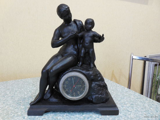 Часы "Материнство" Касли 1960 г. Клеймо автора.