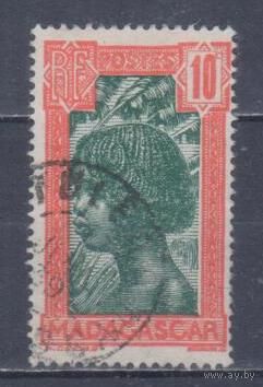 [632] Французские колонии. Мадагаскар 1930. Культура и быт.Женская прическа.10с. Гашеная марка.