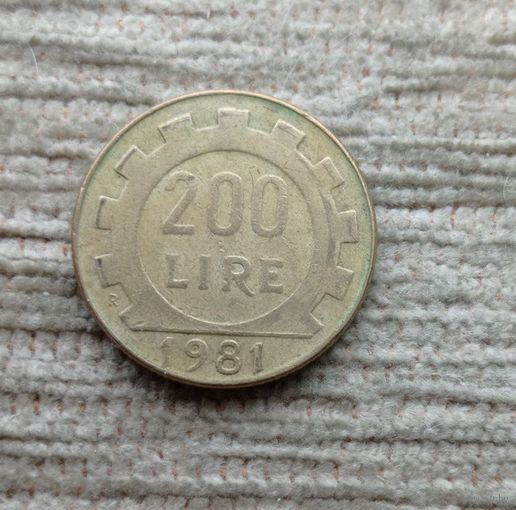 Werty71 Италия 200 лир 1981