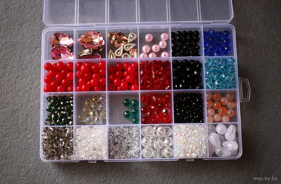 Фурнитура для рукоделия.Бусины,алмазное стекло