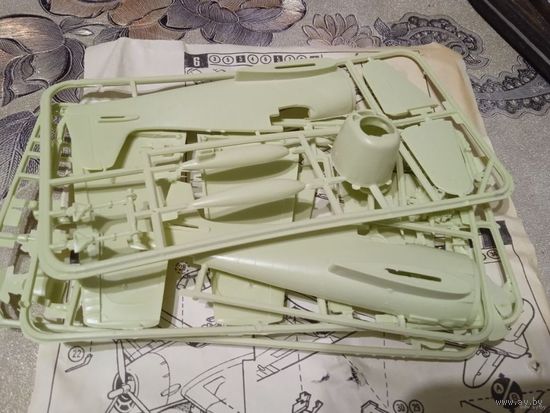 Сборная маштабная "-модель самолета."Морской Истребитель"