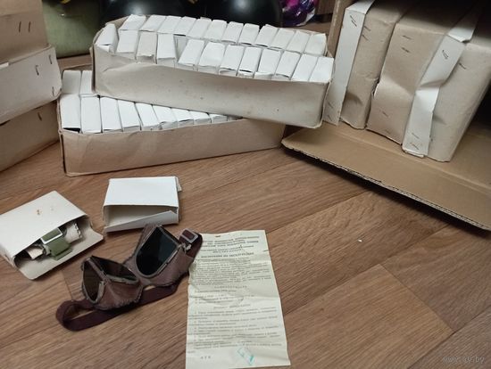 Очки  защитные СССР , затемнёные ,1980-ые годы.В упаковке ,паспорт.