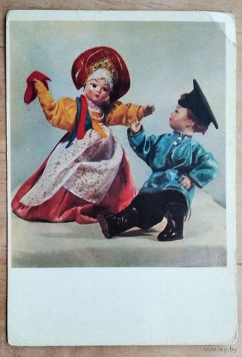 Спасская Р. Куклы в народных костюмах Костромской области. 1964 г. Подписана