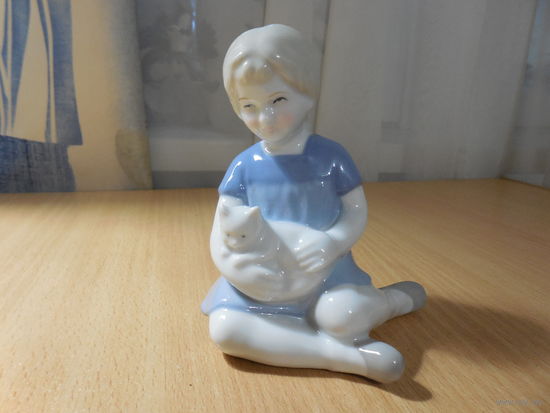 Девочка с котиком. Германия.