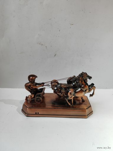 Зажигалка  настольная "Воин на колеснице"(не рабочая).