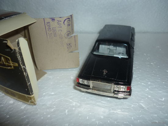 Модель авто ЗИЛ 115. 1:43. MADE IN USSR. Родная коробка. 1989г