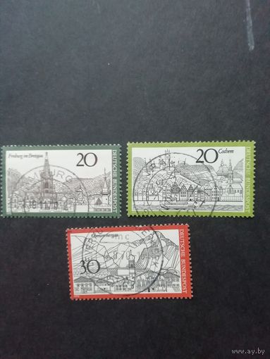 ФРГ 1970 Серия из трех марок "Виды городов Германии: Фрайбург, Кохем, Обераммергау" (гашеные без клея) Мi.622,649,654 каталог 1.20 евро