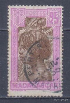 [1993] Французские колонии. Мадагаскар 1930. Культура и быт.Женская прическа.25с. Гашеная марка.