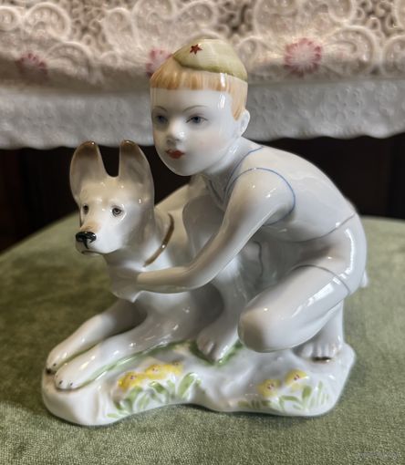 Статуэтка Пограничник с собакой . ЛФЗ