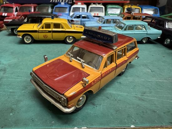 Волга ГАЗ-24 аэрофлот, эскорт, номерная А23, смещенный шов покрышек, Тантал, Агат, Саратов с рубля.