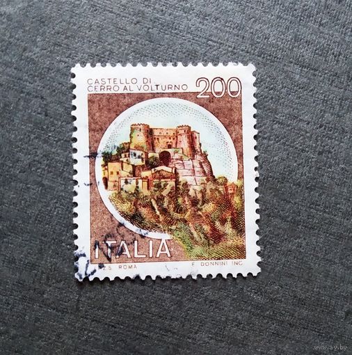 Марка Италия 1980 год Замок